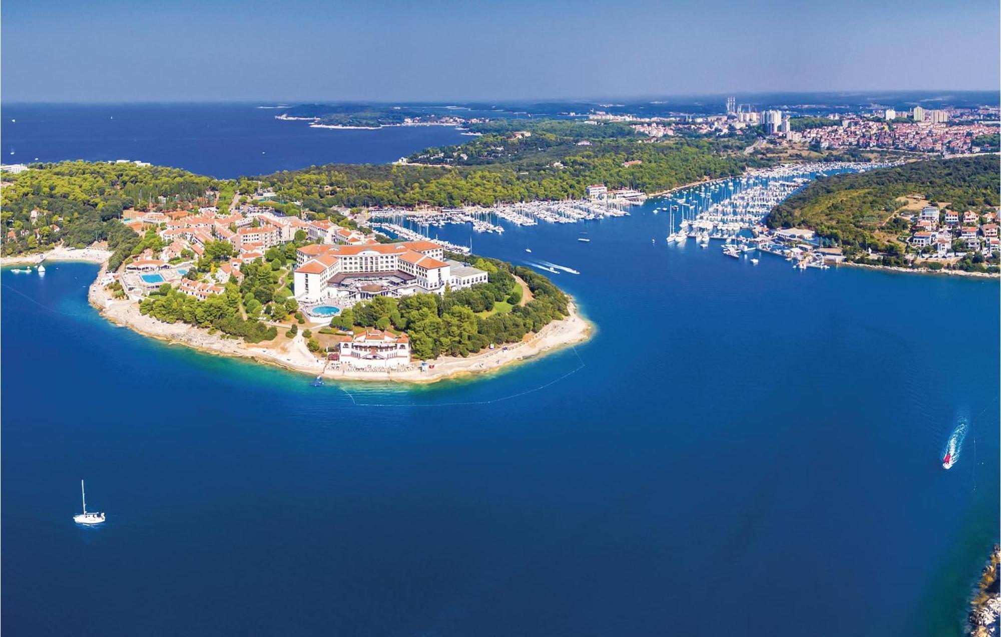 Awesome Apartment In Pula With Wifi Exterior photo